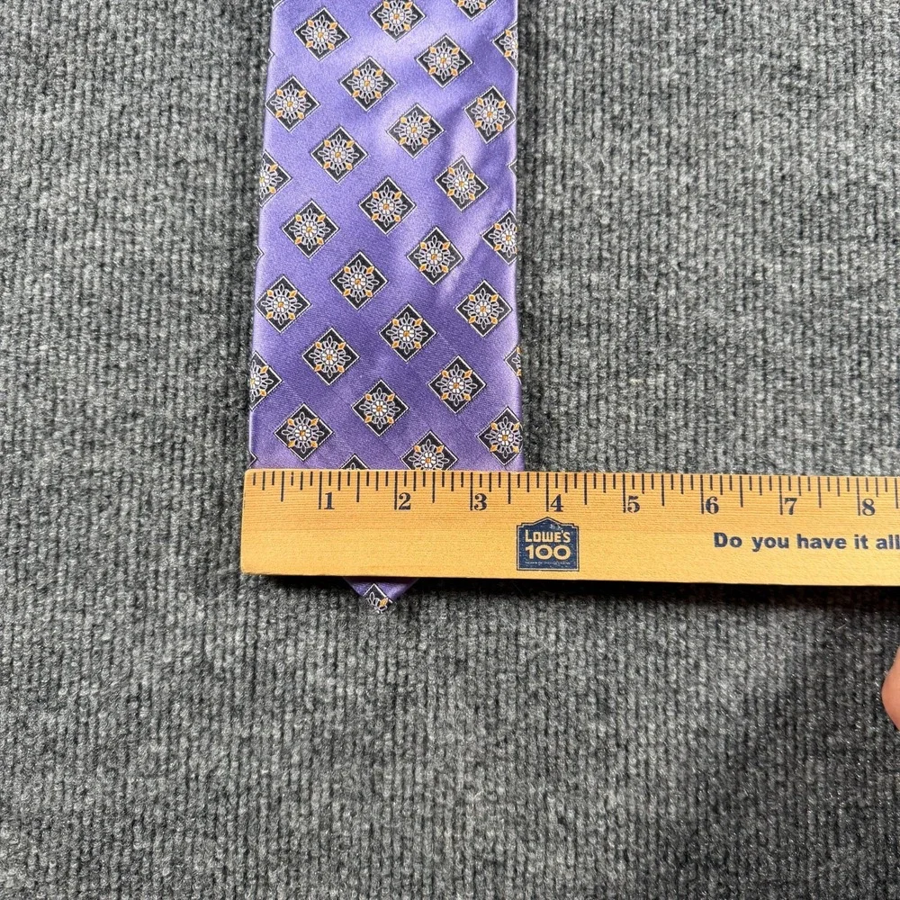 Ermenegildo Zegna Italy 100% Silk Neck Tie Purple Geometric Medallion 3.75 x 59